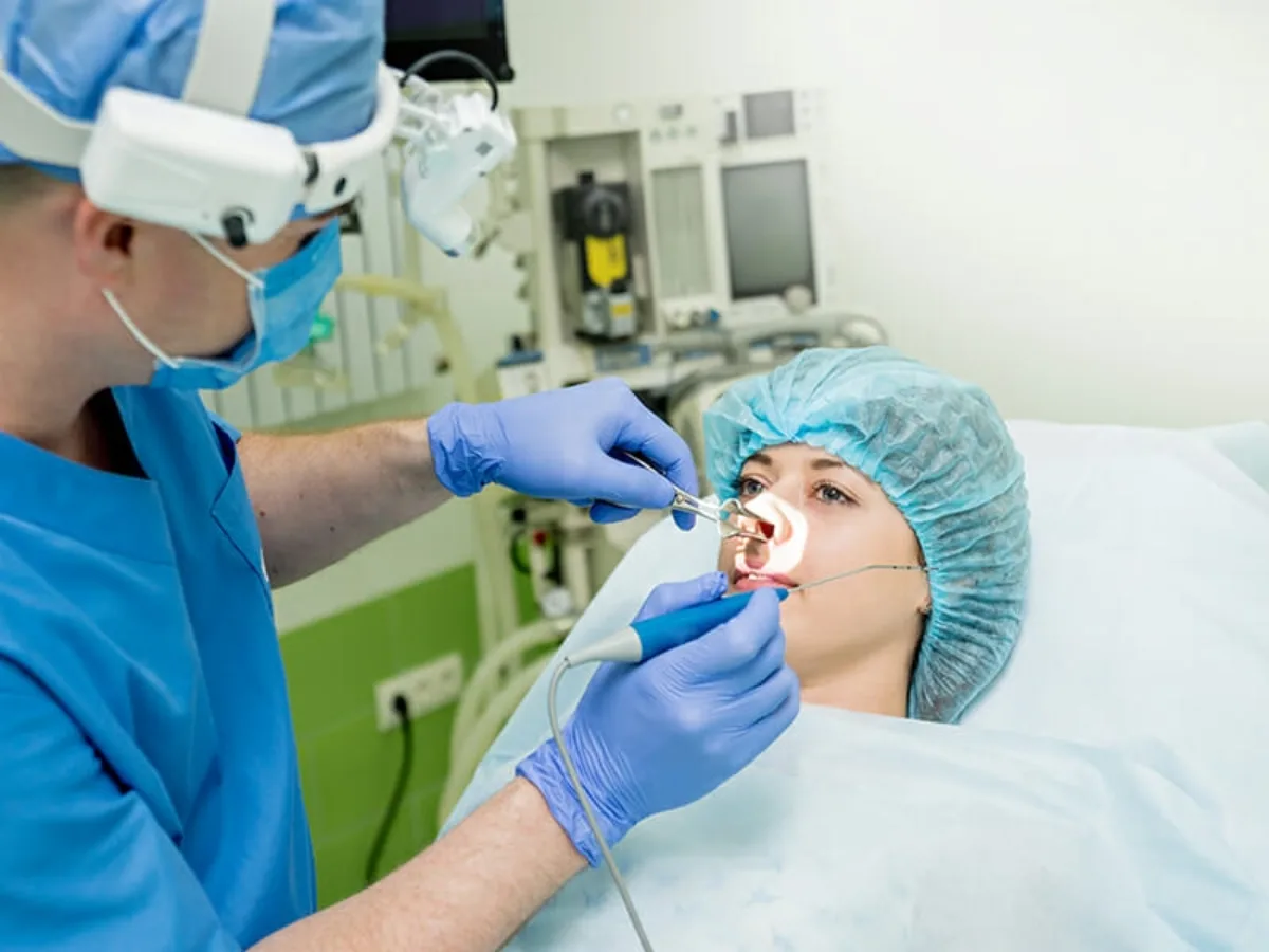 İzmir Sinüs Ameliyatı Doktoru